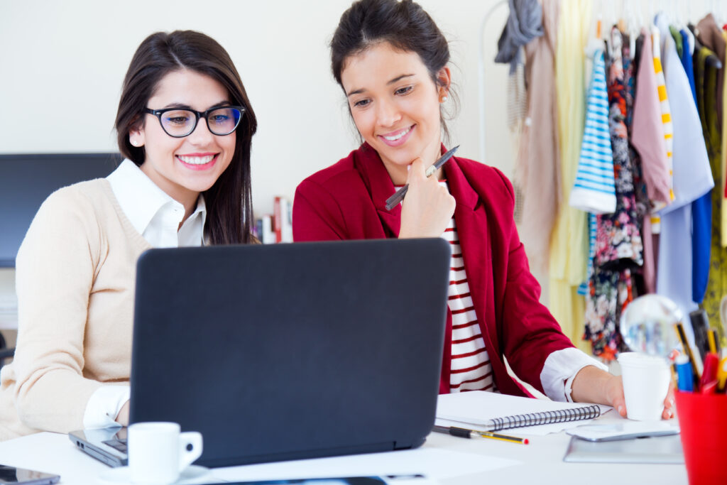 5 Reasons Women Should Manage Their Business Online